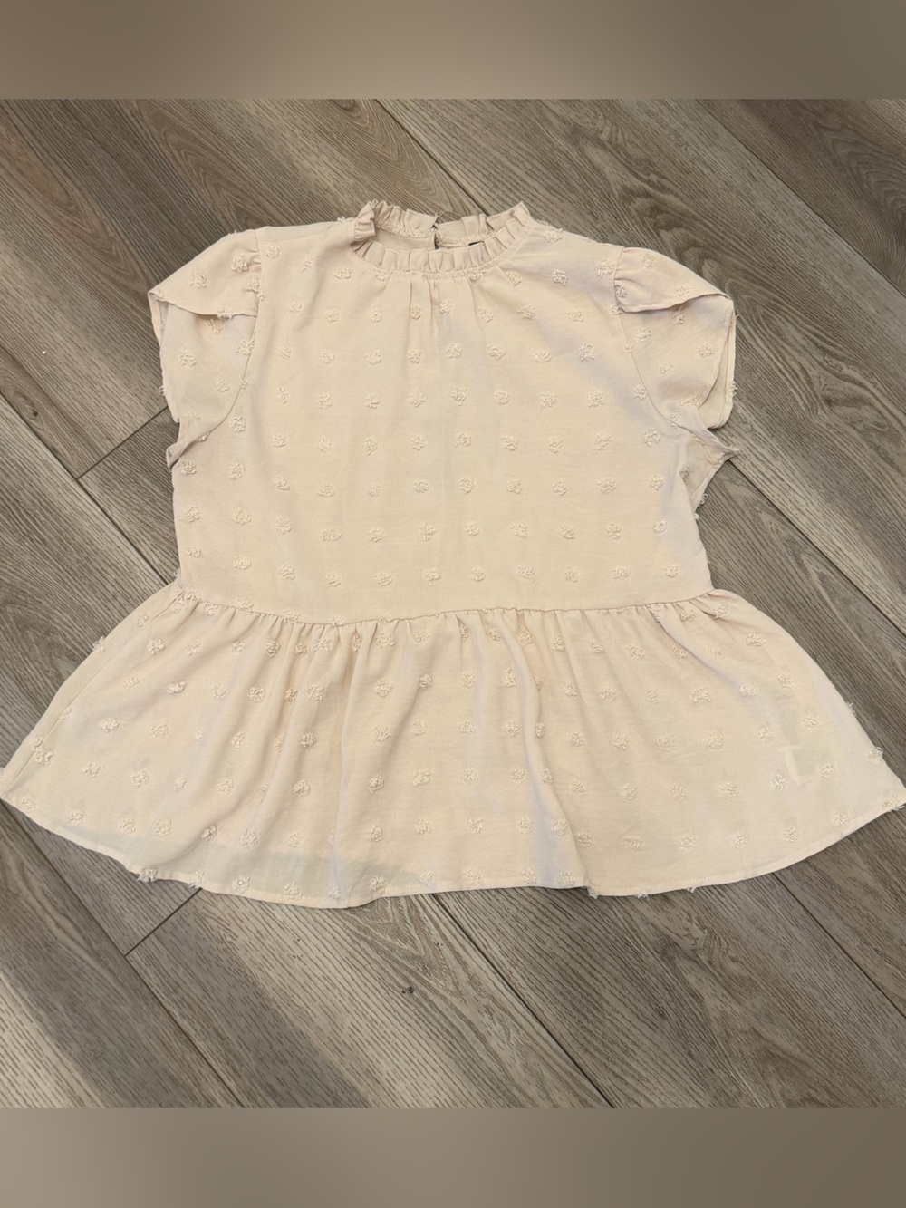 Women’s Cream Ruffle Neck Top size LG